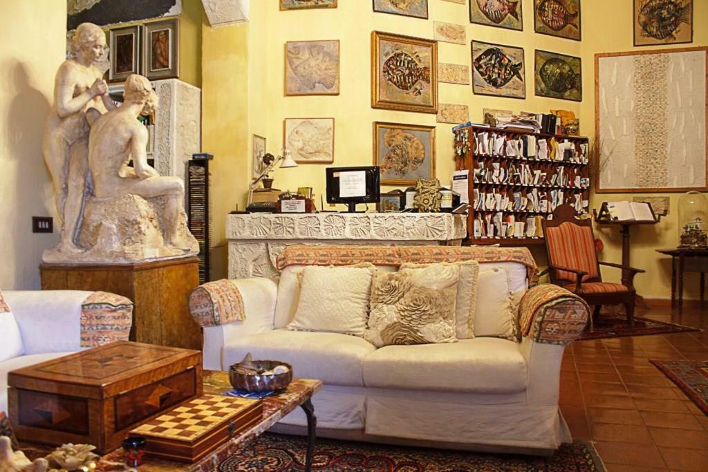 Donna Regina Dimora D'Epoca Apartamento Nápoles Exterior foto
